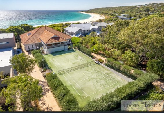 Fern Road, Eagle Bay.