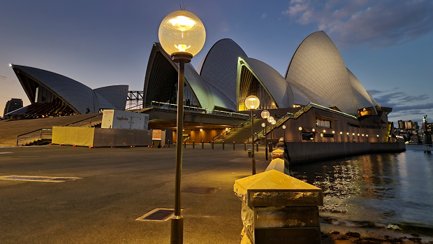 NOW Photographing The Sydney Opera House in Portrait Mode blurs the background and focuses on the grand dame on Sydney Harbour. Captured on a Samsung Galaxy S21 Ultra 5G.