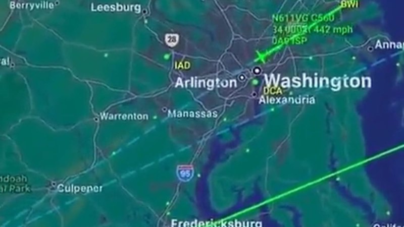 Jet avcı uçakları, Washington DC üzerinde uçan tepkisiz uçağı kovalıyor
