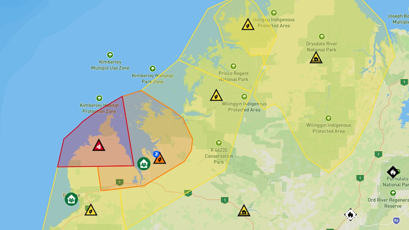 Residents urged to stay indoors as Cyclone Luana hits Kimberley coast