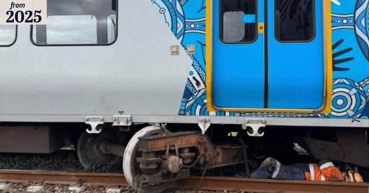Melbourne train suspensions: Clifton Hill train derailment that knocked ...