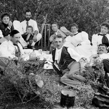 A picnic at Freshwater Beach in Sydney, c. 1890s.