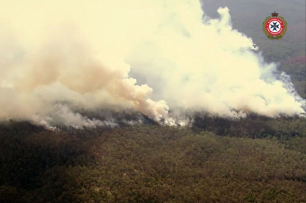 洛克耶谷野火产生的烟雾失控。