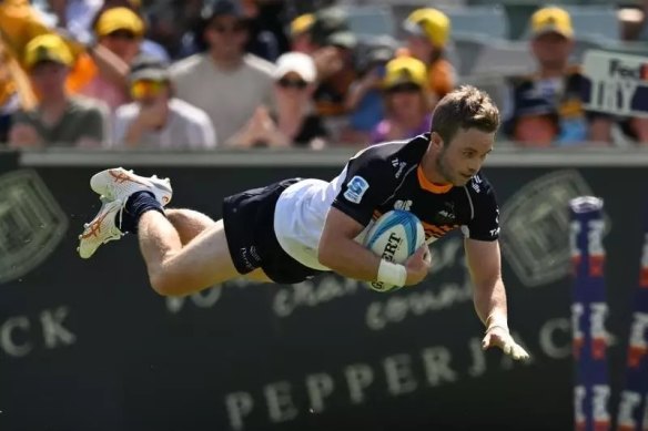 Halfback Ryan Lonergan scored one of three Brumbies tries in their close win over the Western Force.