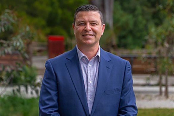 Dom Bonanno has resigned as mayor of Mount Macedon Shire.