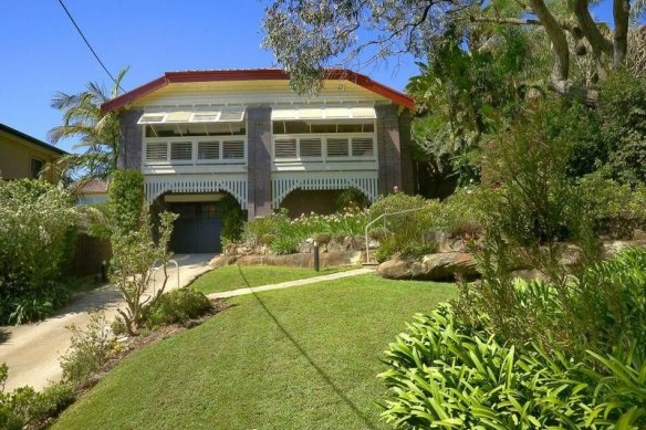 The Vaucluse property owned by Athena Changren Cheng since 2010 sold on Monday after a three-day settlement for $30 million. It is subject to a development application to be demolished to make way for a nine-bedroom mansion with seven living areas and 16 bathrooms.