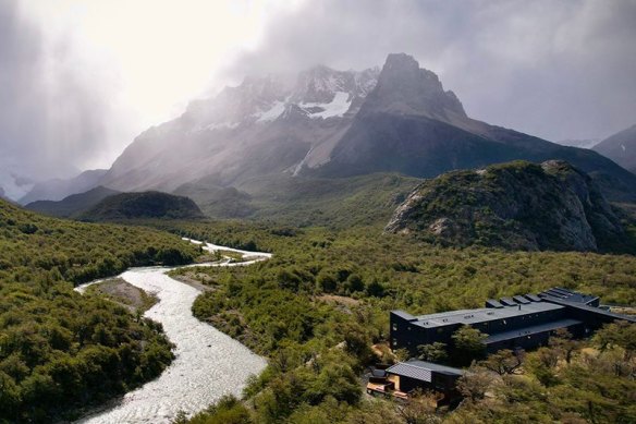 Explora El Chalton is assembled on stilts to minimise its environmental impact.