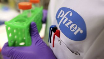 Pfizer could win a significant commercial edge by taking control of the early market for a coronavirus vaccine.
