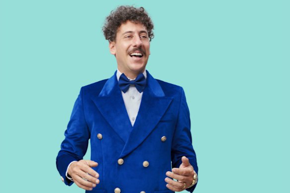 Schalk Bezuidenhout is a Crowd Pleaser at The Greek Centre.