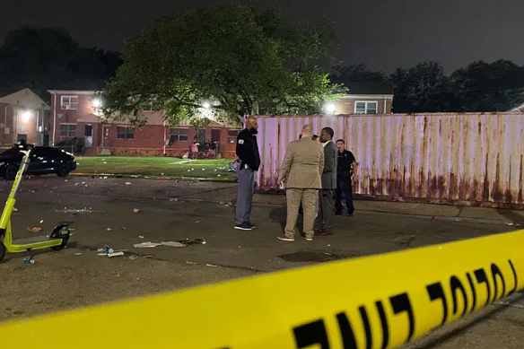 Polis Güney Baltimore'daki silahlı saldırı mahallinde.