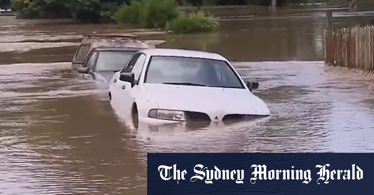 'Full impact': Maryborough's CBD evacuated after levee fails - Vimarsana News
