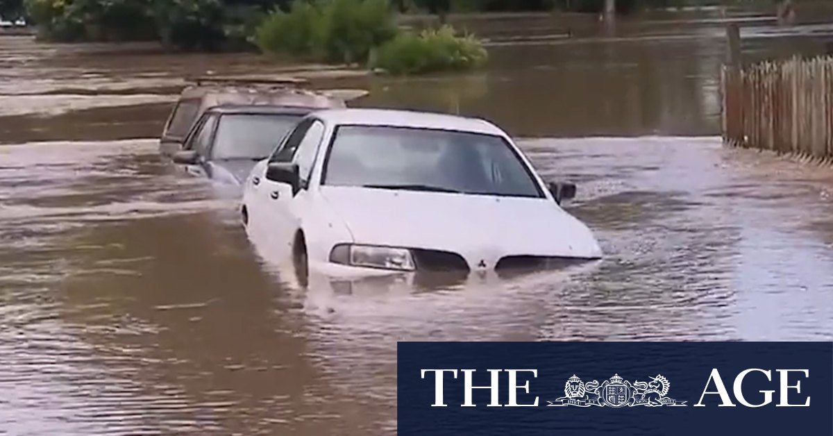 'Full impact': Maryborough's CBD evacuated after levee fails - Vimarsana News