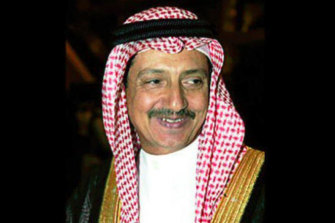 Bakr bin Ladin, Usame'nin üvey kardeşi ve bölgenin en büyük inşaatçılarından biri olan Suudi Binladin Grubu'nun başkanı