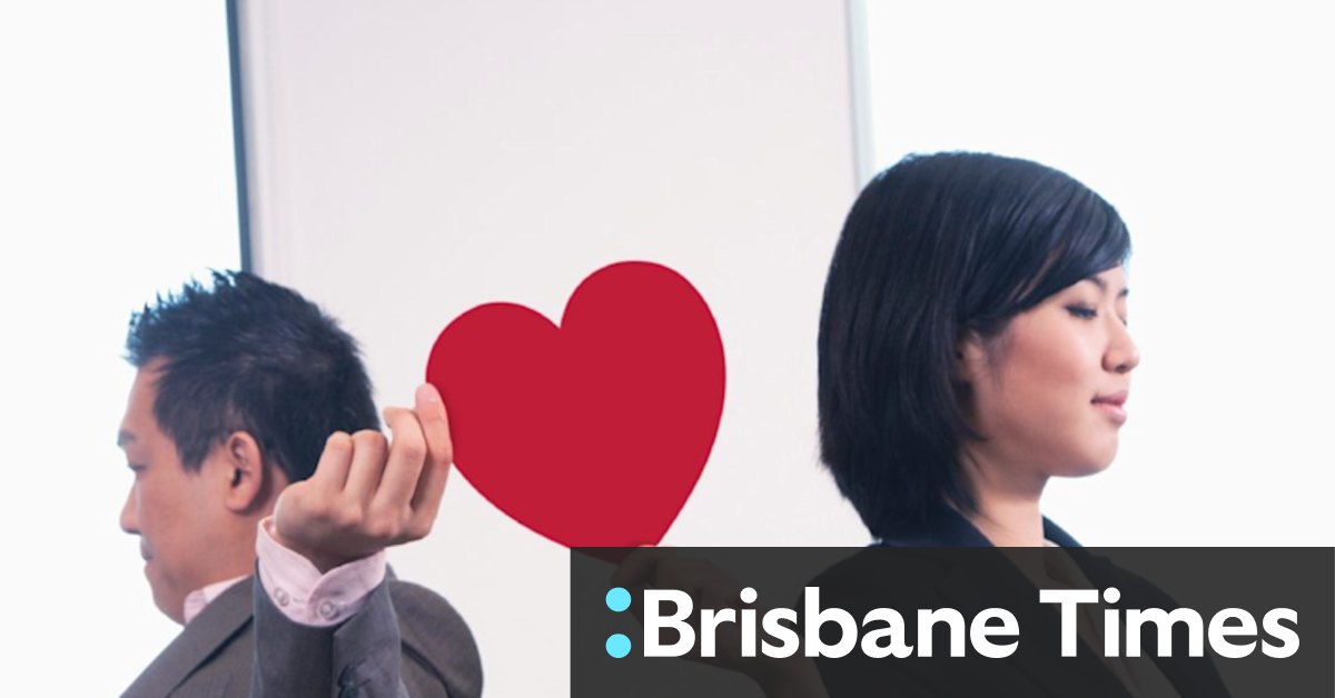 Intimate office relationships divide experts - Vimarsana News