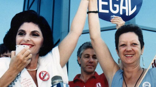 Attorney Gloria Allred and Norma McCorvey, right, at a pro-choice Rally in 1989. 