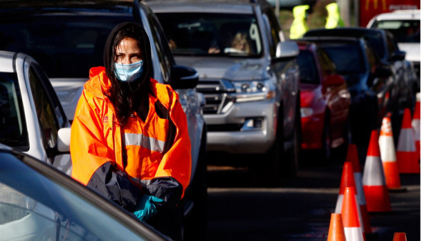 A coronavirus cluster at a south-western Sydney pub has been genomically linked to Melbourne cases, putting NSW on high alert for a similar large scale outbreak. 