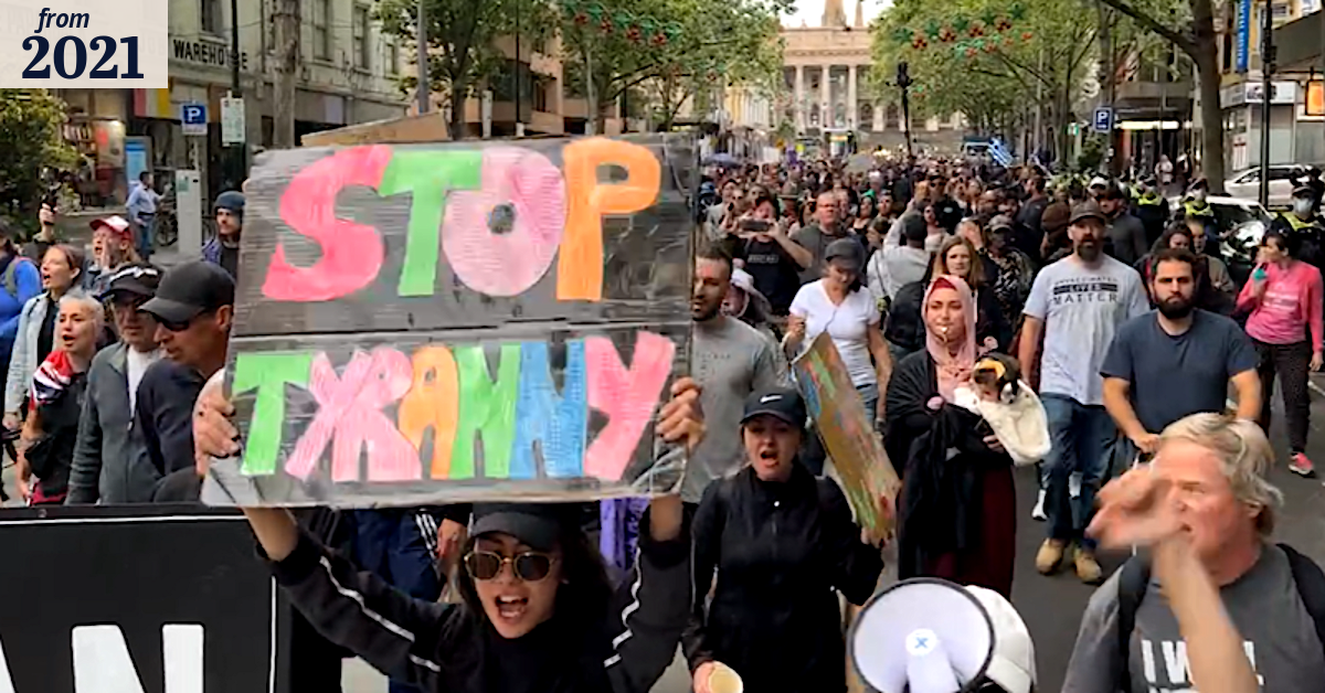 Politicians address demonstrators before hundreds march through Melbourne