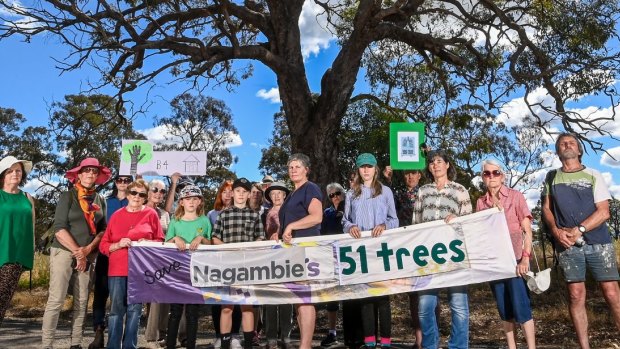 Donna Winter-Irving and fellow Nagambie residents. 