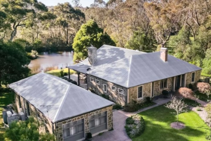 Wombat Hollow has been owned by Michael and Sue Yabsley since 1997.
