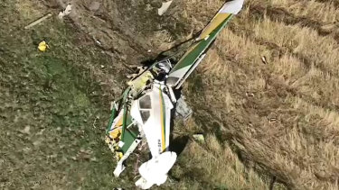 警方認為，這架飛機在周三早上 7.15 左右墜毀在崎嶇的地形上。 