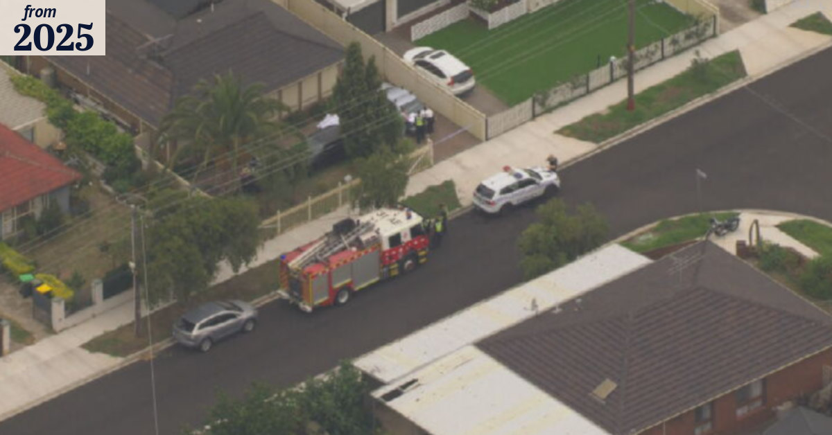 Deer Park fire: Man dead in Melbourne house fire after rescue attempt ...