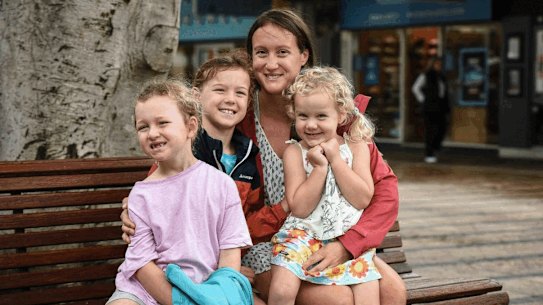 GIF: Warringah voters on Berejiklian