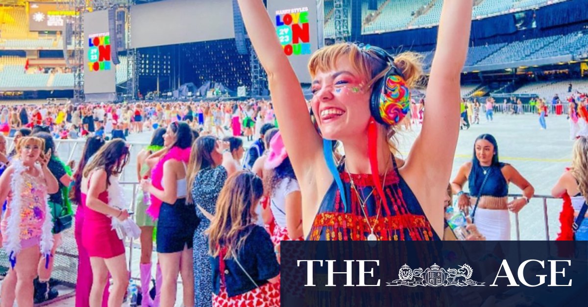 Heartbreak High star Chloe Hayden accuses Marvel Stadium of ableism at Harry Styles show - Vimarsana News