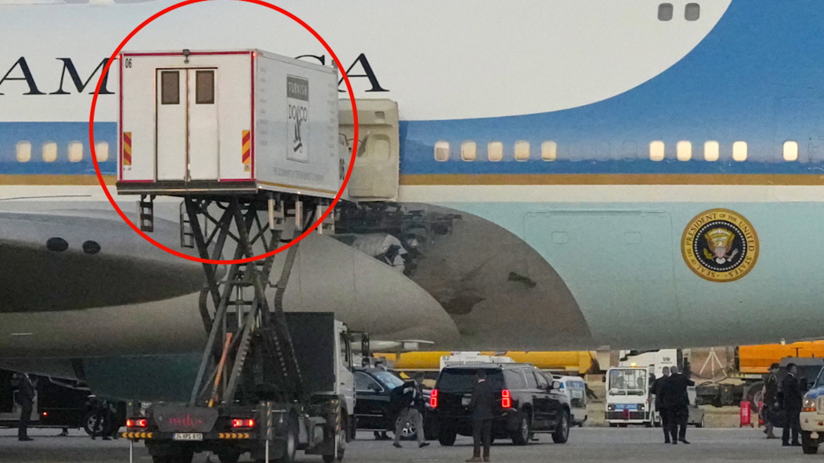 Trump used reporters, own staff as ‘decoys’ in Air Force One ruse