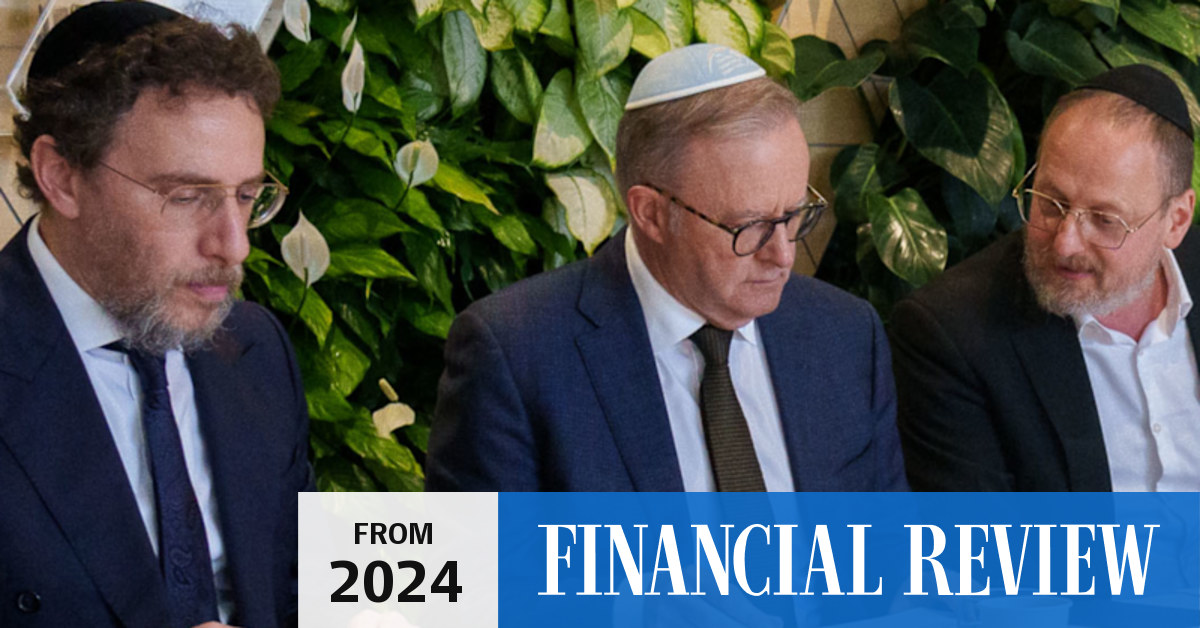 Anthony Albanese vows to tackle antisemitism after rabbi crisis talks