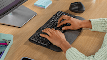 Ergo Series Wave Logitech Keyboard