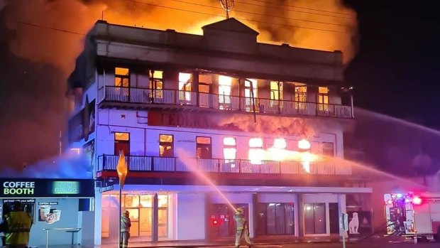 'He's fine, but lost everything': Backpackers shelter at council centre after fire