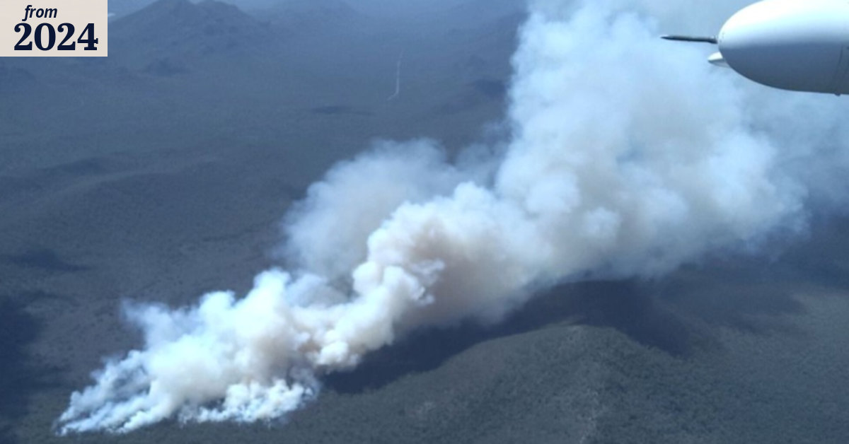 Grampians bushfire triggers emergency warning