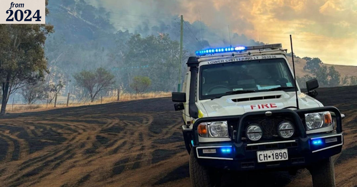 Two homes destroyed, one damaged in bushfire north of Perth