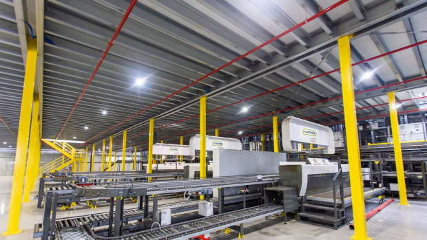 Catch Group’s new warehouse in Truganina features a Knapp multi-shuttle packing system.