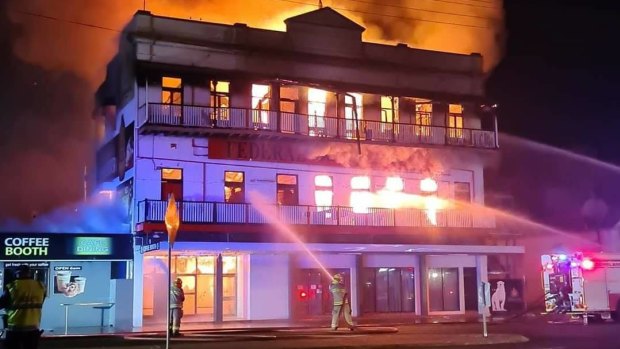 The Federal Backpackers Hostel in Bundaberg CBD burns.