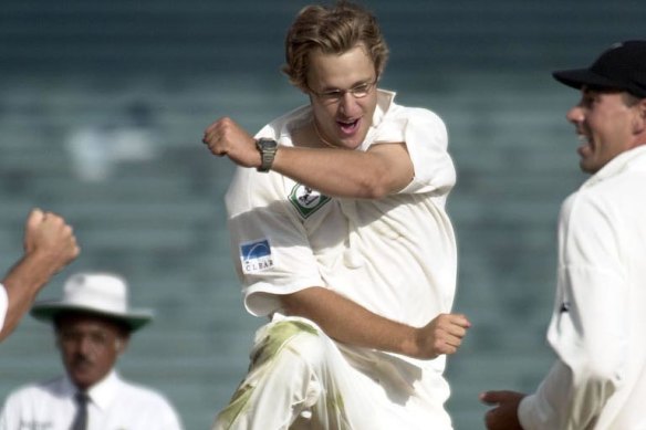Dan Vettori during his 12-wicket haul against Australia at Eden Park in 2000.
