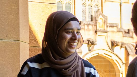 Early offers have no negative impact on student motivation, according to credible studies. 