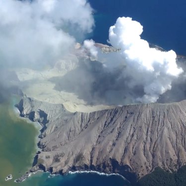 New Zealand Volcano How The White Island Tragedy Unfolded