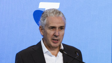 'Longer wait times': Telstra to cut another 280 jobs