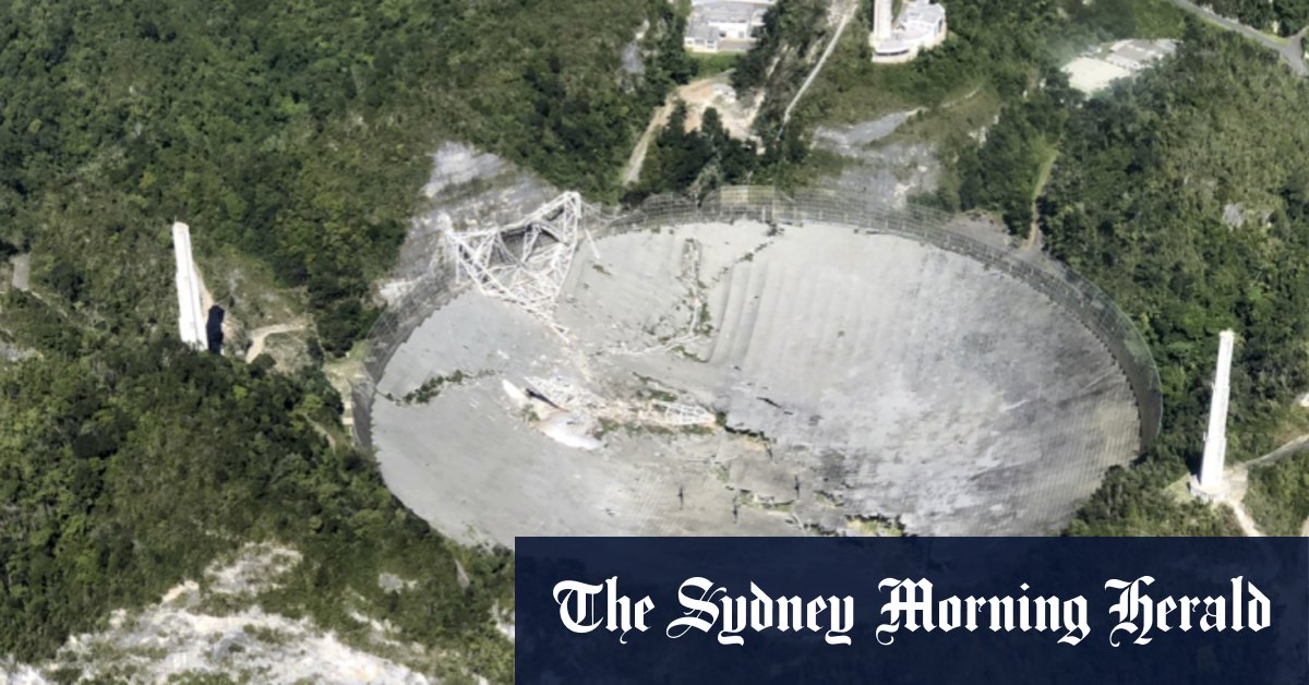 Huge radio telescope in Puerto Rico collapses