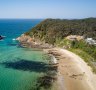 Davies Cottage overlooks Sugarloaf Bay – the beach is just a two-minute skip down the road – and surely has the best view in Seal Rocks.