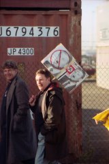 Picketers at Swanson Dock, Melbourne. April 18, 1998.