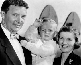 Richie Benaud and first wife Marcia with son Gregory in 1958.