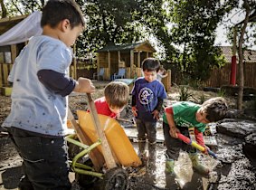 Kinder kids playing at East Burwood Preschool.