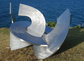 Inge King, <i>Link II</i>, 2007-08 in Sculpture by the Sea 2016