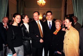 Paul Keating in 1999 with (from left) daughters Alexandra and Katherine, son Patrick, mother Min and sister Anne.  