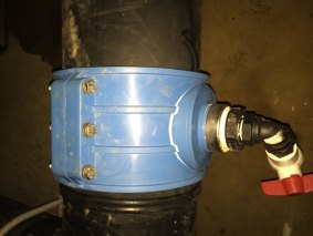 CCMJ Split Valve: the blue saddle has caused extensive flooding in the Captain Cook Jet pump house.