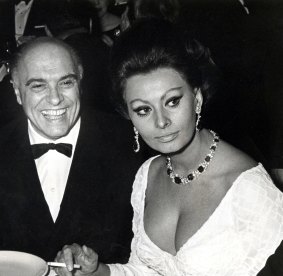 La favorita: Carlo Ponti and Sophia Loren at the Americana Hotel in New York, 1965.