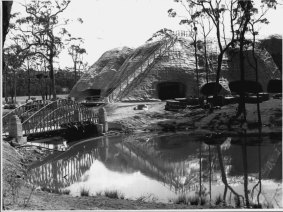 Construction of the replica Uluru near Newcastle in 1990.