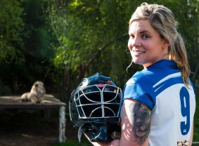 ANU hockey goalkeeper Peta Sutherland will play in the women's hockey grand final on Saturday. She's also studying to be a zookeeper. 
